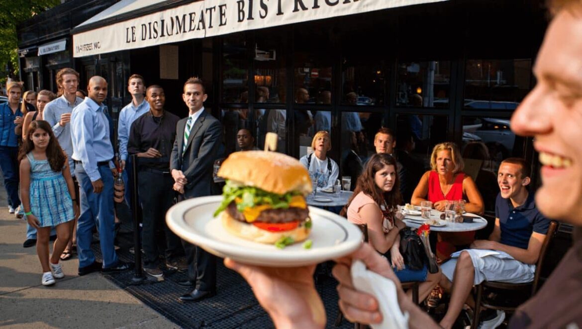 The D.C. Bistro Where Tourists and Locals Mingle Over a Great Burger