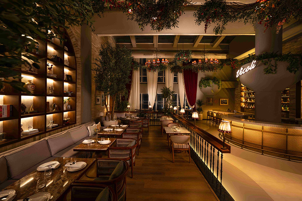 Evenings at Vicoli Indoors ,  Vicoli upscale dining Gurugram, Vicoli authentic European dishes Gurugram, 