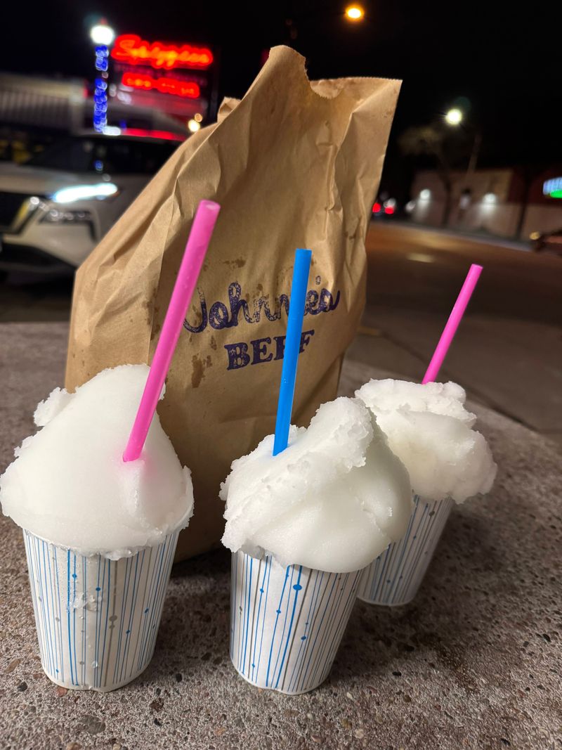 This Illinois Italian Beef Shop Has Regulars Debating The Perfect Dip Like It’s A Sport 6 Fries, Lemon Ice, And Simple Sides