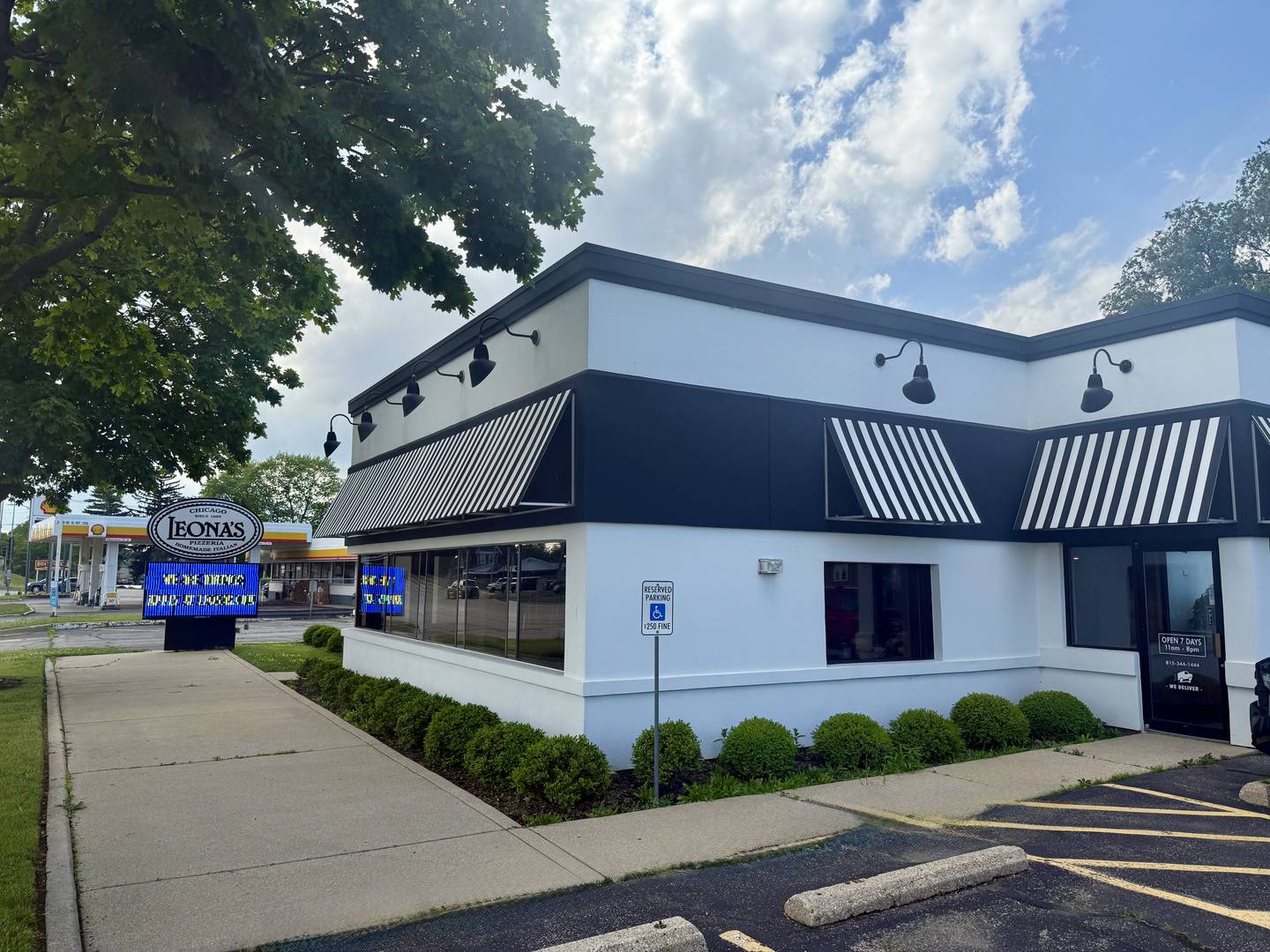 Leona’s Pizzeria & Restaurant, the historic Chicago institution known for serving “Chicago’s Original Pizza,” will open its brand-new location at 3102 IL-120 in McHenry on Tuesday, July 8.