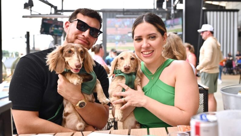 Romantic Restaurants in Katy - Home Run Dugout