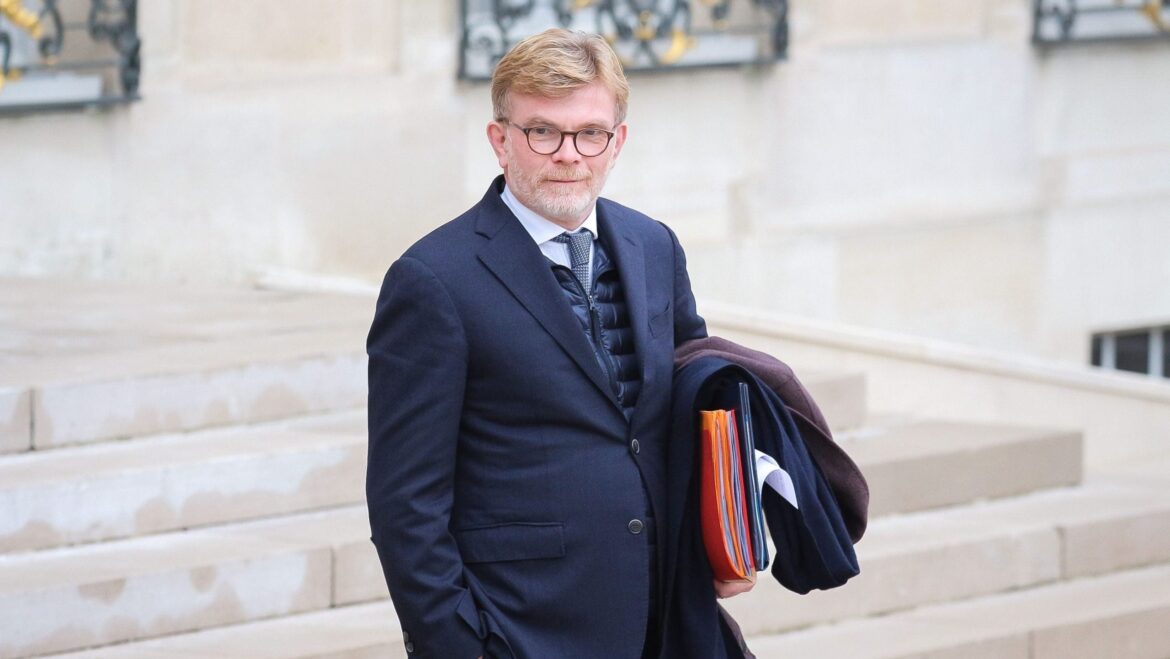 France puts forward new agriculture law to protect food sovereignty