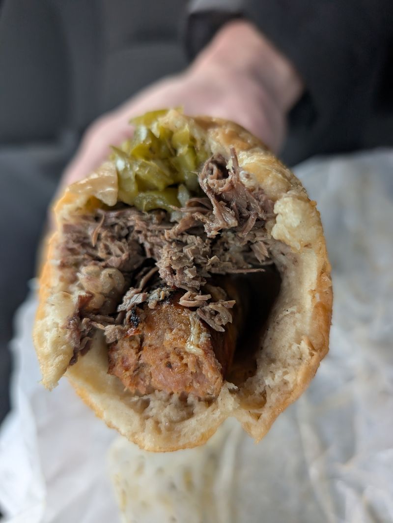 This Illinois Italian Beef Shop Has Regulars Debating The Perfect Dip Like It’s A Sport 4 Combos, Sausage, And Serious Flavor