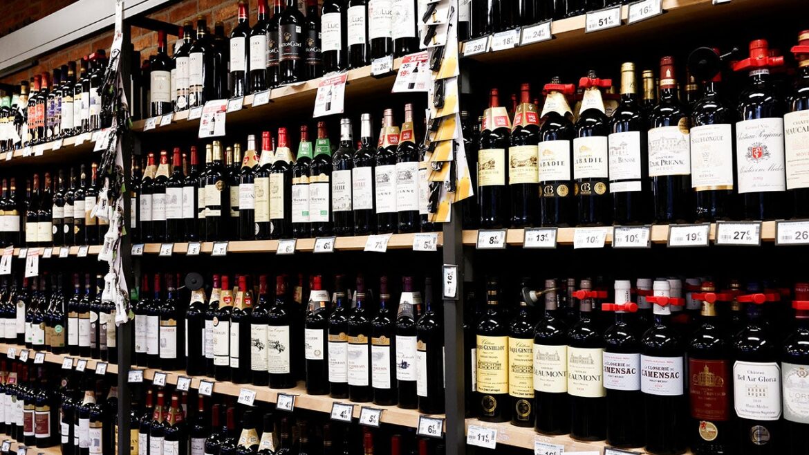 Trump threatens 200% tariff on French wines and champagnes - Indianapolis News | Indiana Weather | Indiana Traffic