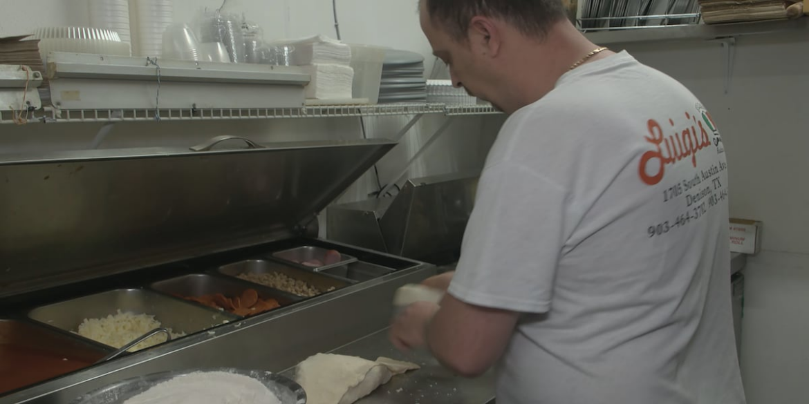 Luigi’s Italian Restaurant serves community during winter storm