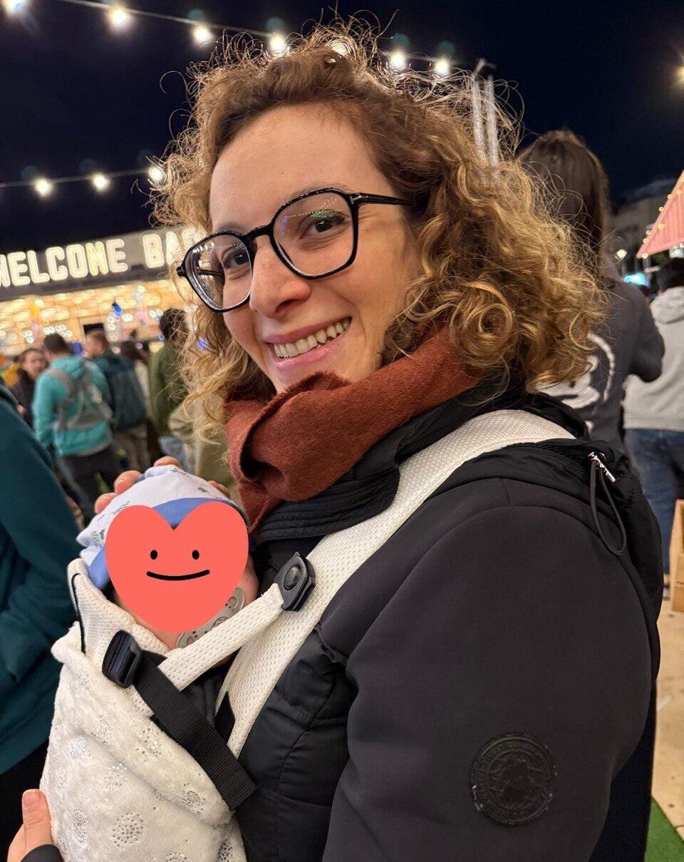 Dr. Leslie Chen Mrejen and her three-month-old son (Photo: Courtesy of the family) לסלי חן-מרג'ן והתינוק שלה