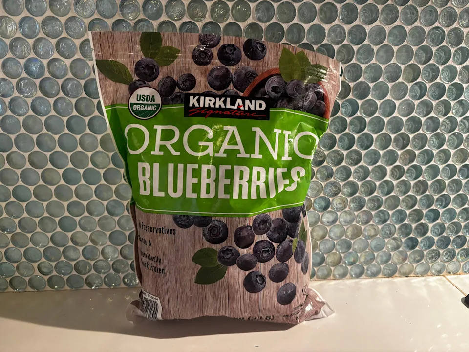 Kirklans Signature frozen organic blueberries