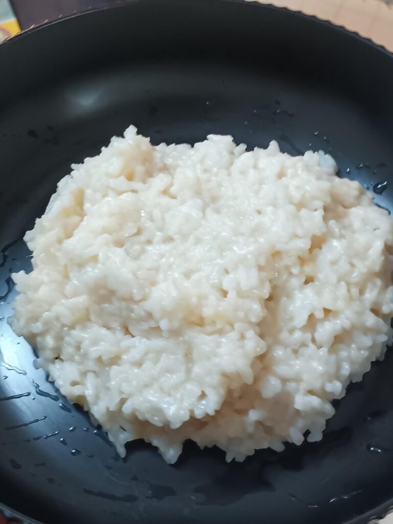 My first risotto + Cheap Pinot Grigio 🍚 🍷