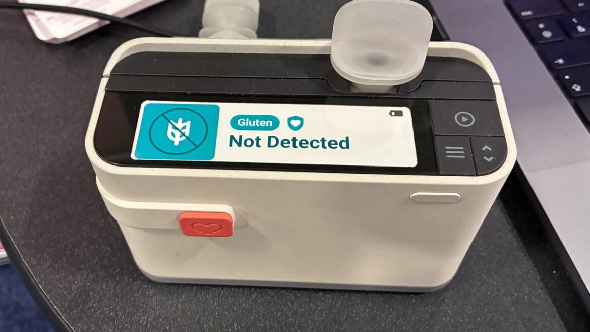 A Small Device Unveiled at CES Tells You Instantly if There's Gluten in Your Food
