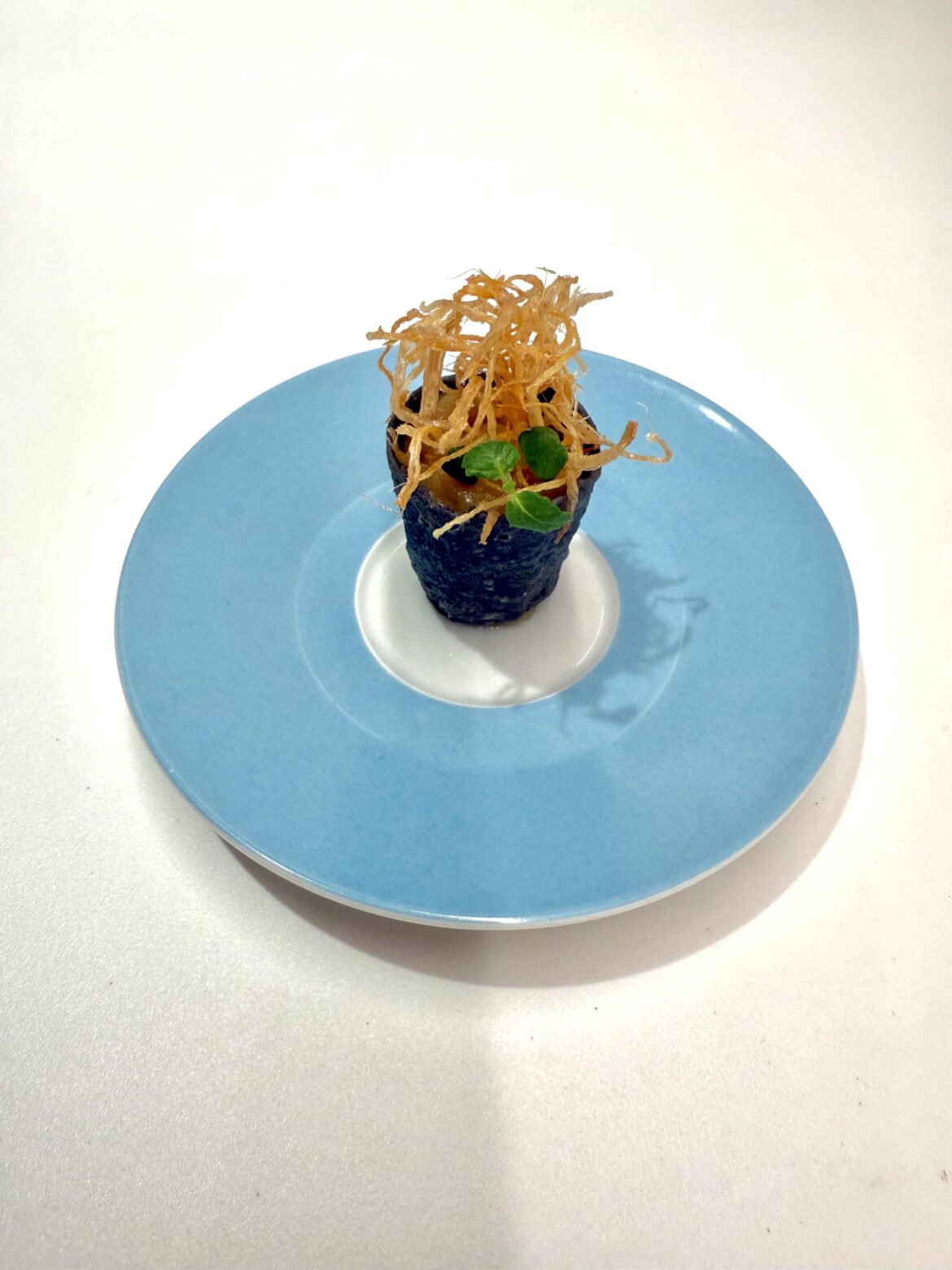 Pie Tee with kimchi, apple-miso-creme and ginger-straw