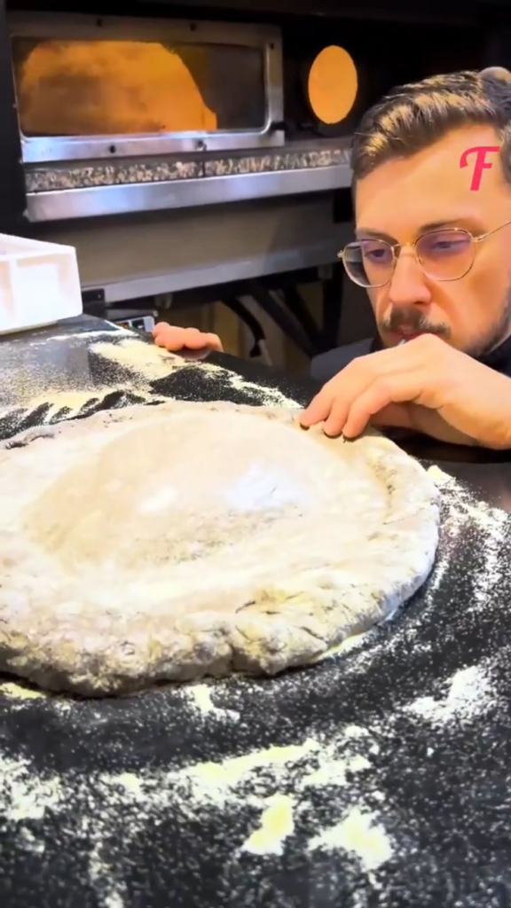 Authentic Italian pizza balloon