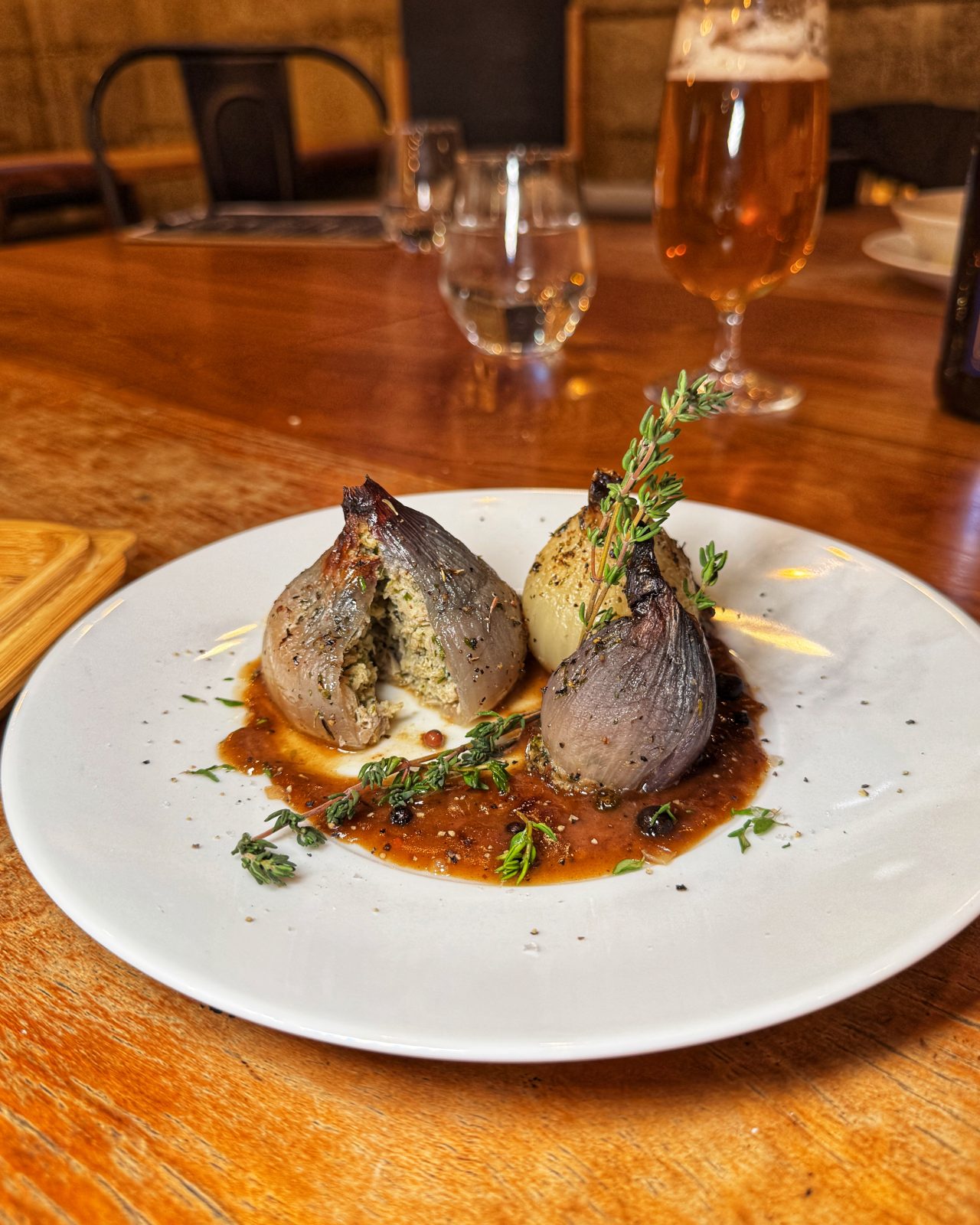 Stuffed roasted onions