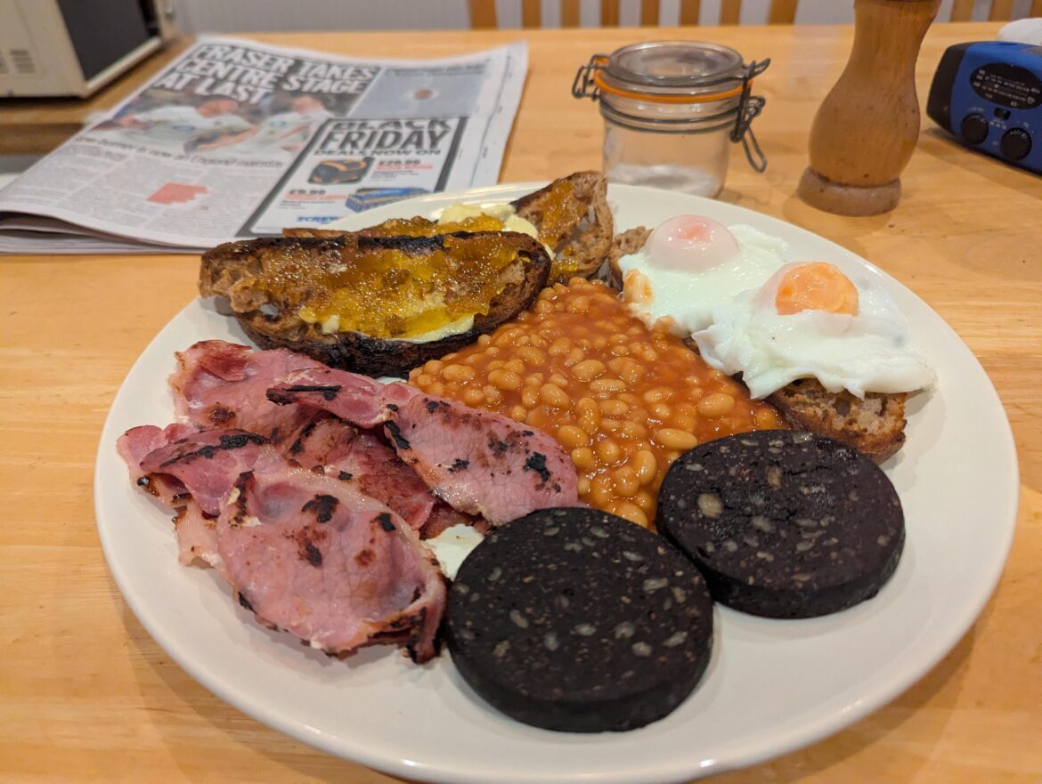 Weekend fry-up with Marmelade on Toast