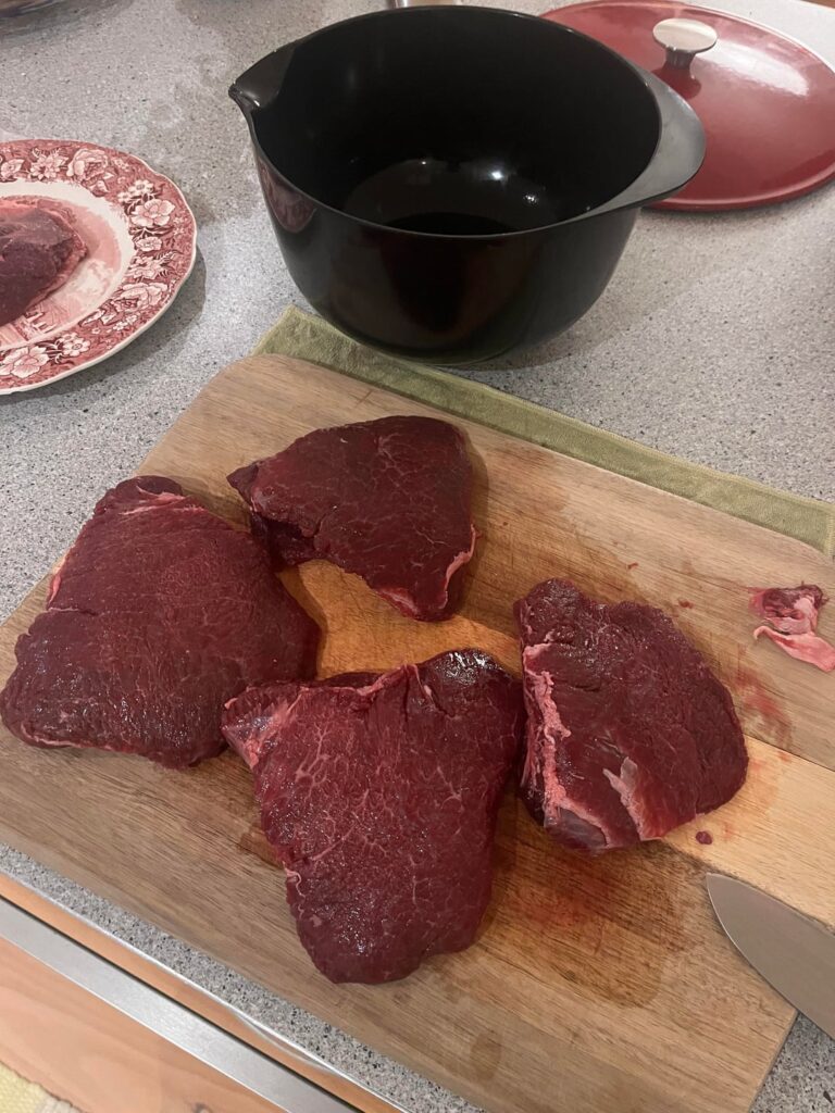 Beef cheek trimming