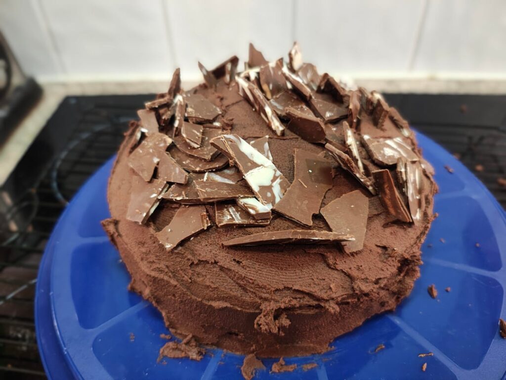 I decided to bake a chocolate cake as a present for a friend