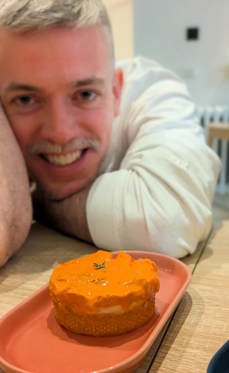 Hallabong citrus tart served at Better Than Classico in Prague