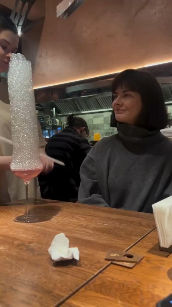 If i see someone do this while im eating i’m walking out