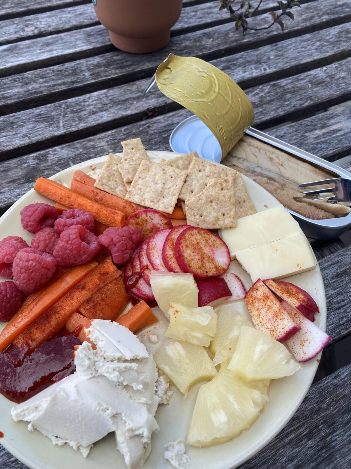 Running low on veggies in the fridge but still committed to the mini crudité platter
