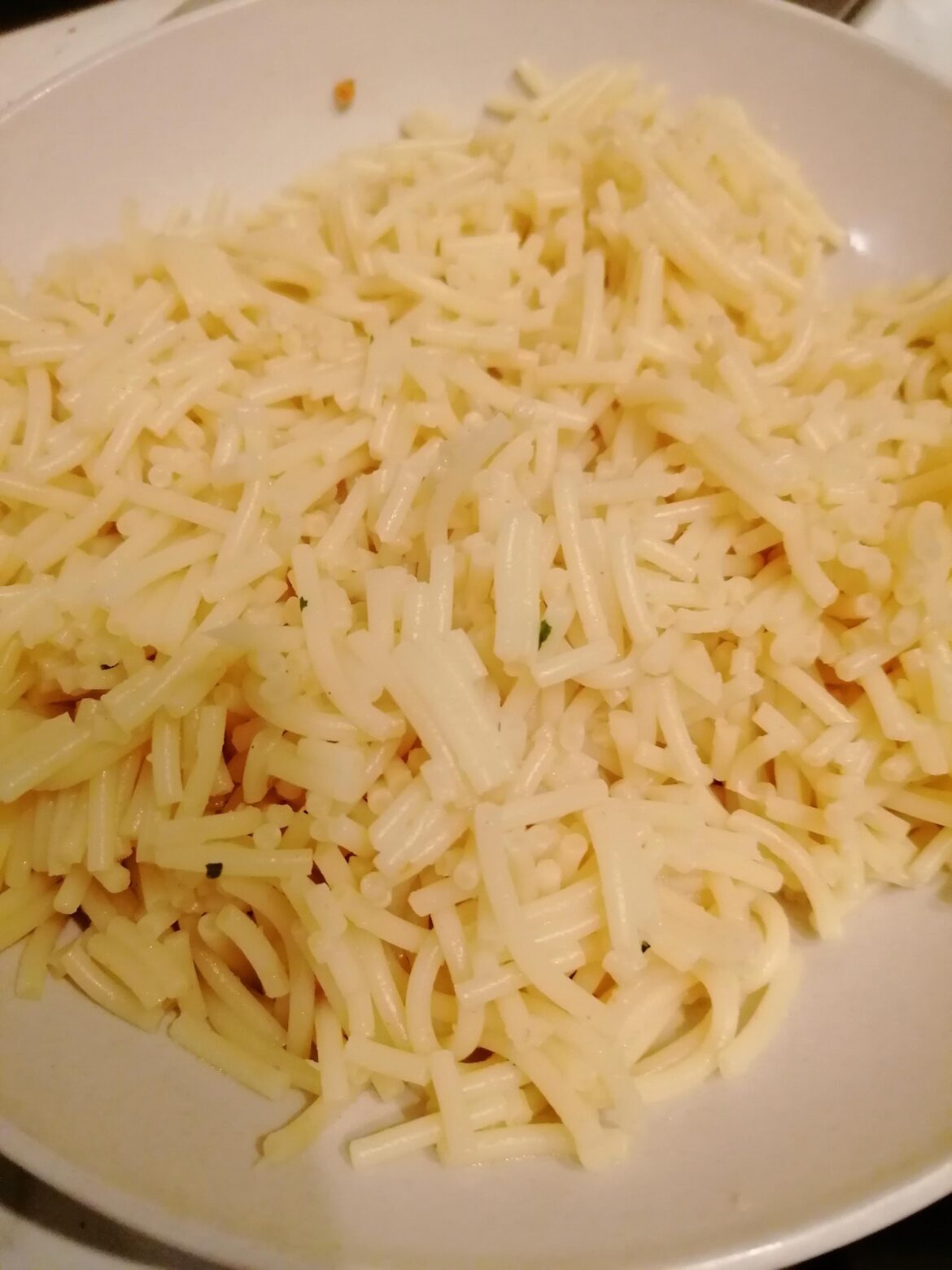 My Girlfriend cuts her spaghetti with a Scissor