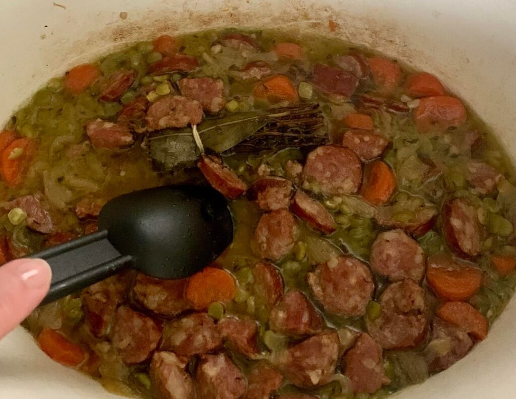 Tonight’s dinner: my mom’s split pea soup. A mix between a recipe from her home country (the Netherlands), erwtensoep and a soup my French grandma use to make. The hardest part was finding smoked sausage where I live. The recipe is in the comments.