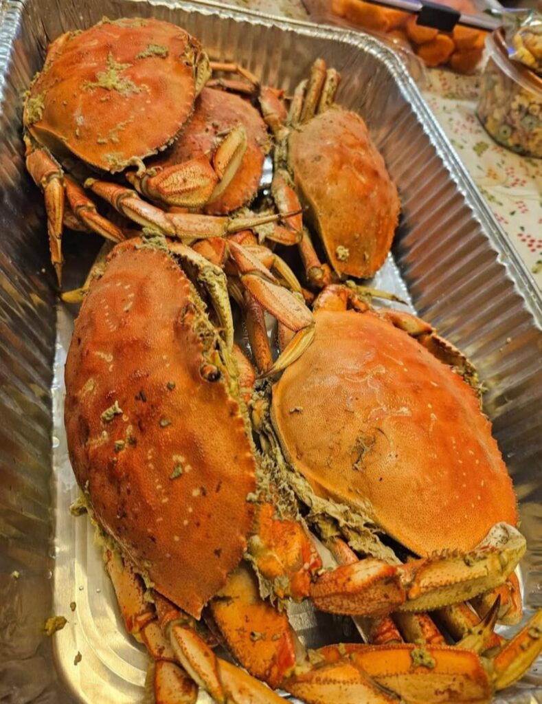 There is enough crabs for everyone - no fighting
