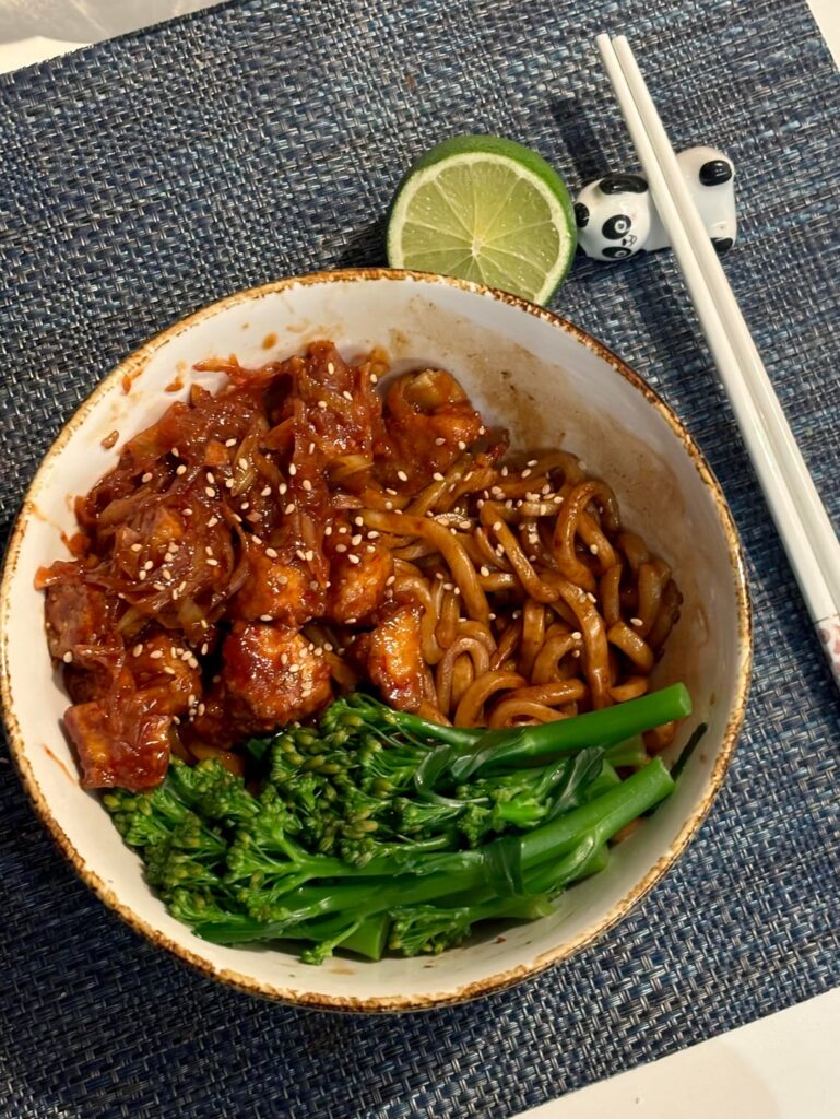 Orange tofu with noodles or with rice?