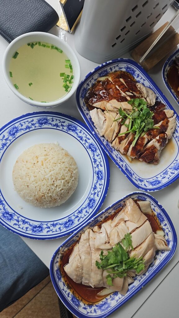 How many calories in this meal? (Roasted & Steamed Hainanese Chicken Rice)