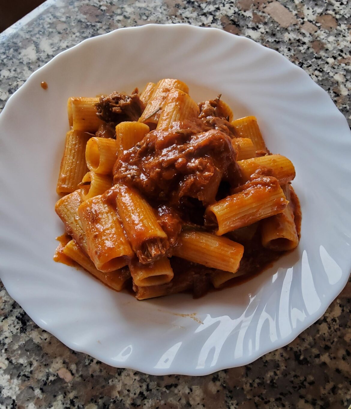 Rigatoni with stew sauce