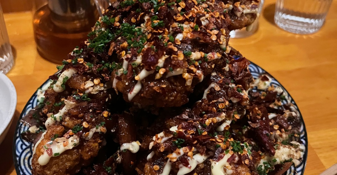 Singaporean Crab and Fried Rabbit Rule at Four Kings Singaporean Crab and Fried Rabbit Rule at Four Kings