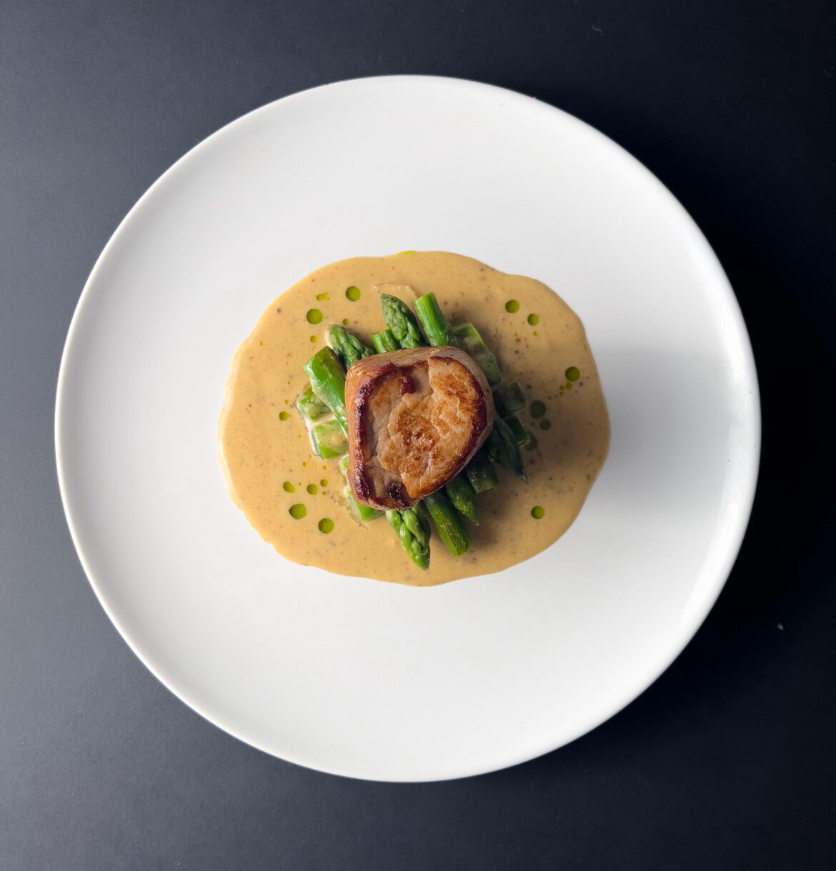 Trying to learn plating and photography lately !