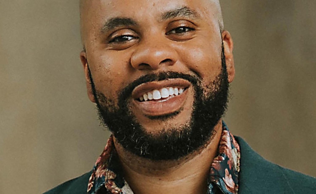 I would like to ask strangers for the food they don’t eat I would like to ask strangers for the food they don't eat