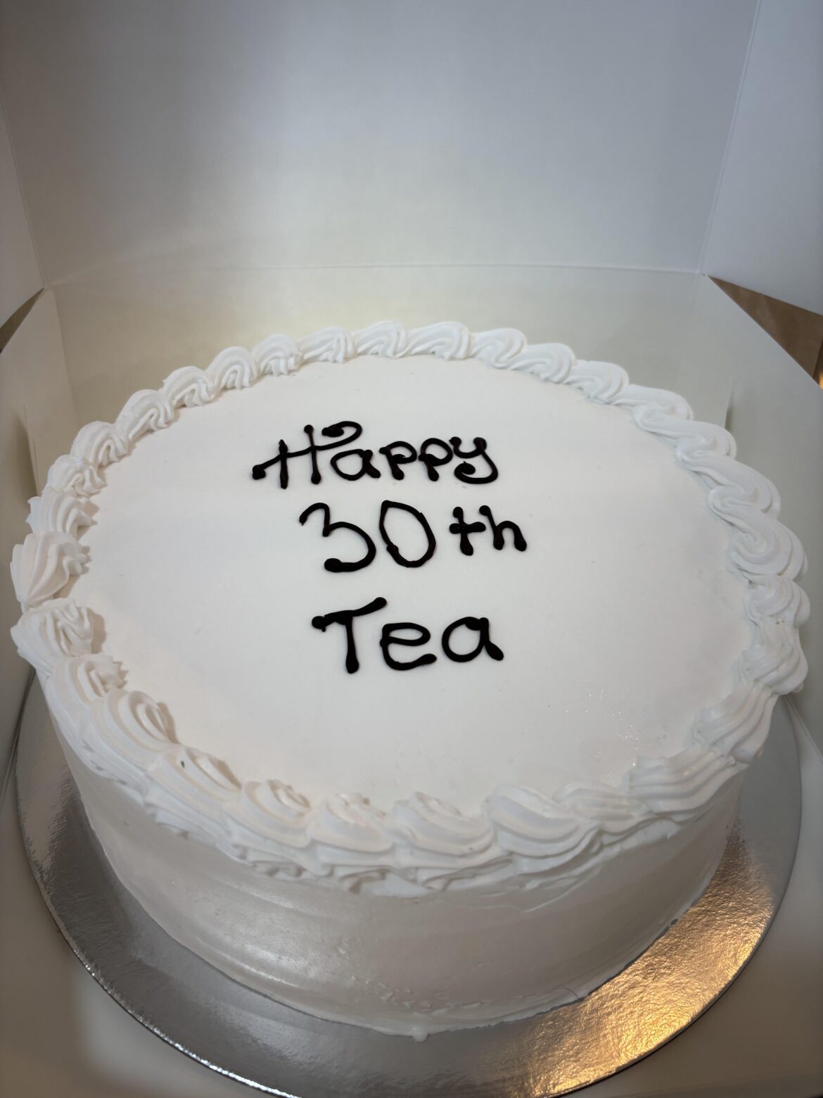 What would be the easiest way to make this dull cake look nice for my wife? What would be the easiest way to make this dull cake look nice for my wife?