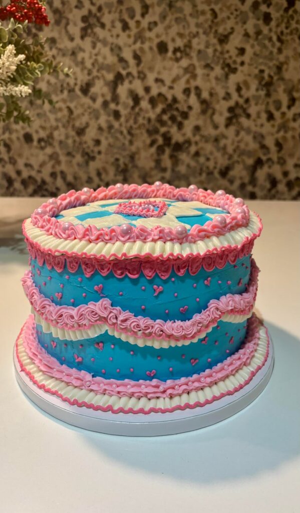 Surprised my friend with a birthday cake!!