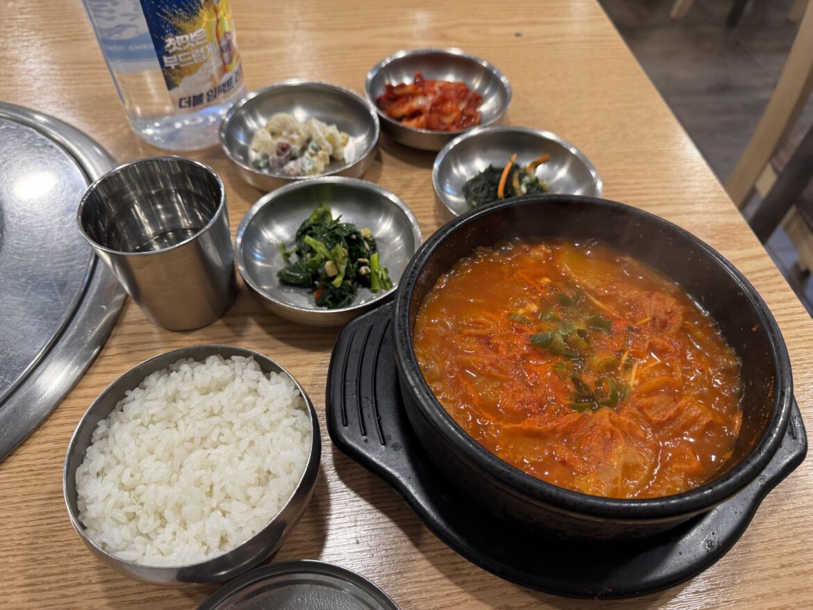 The first meal i ate when i landed in Seoul