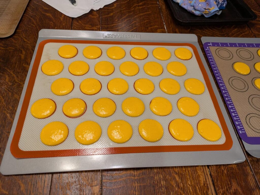 Runny but unincorporated macaronage?