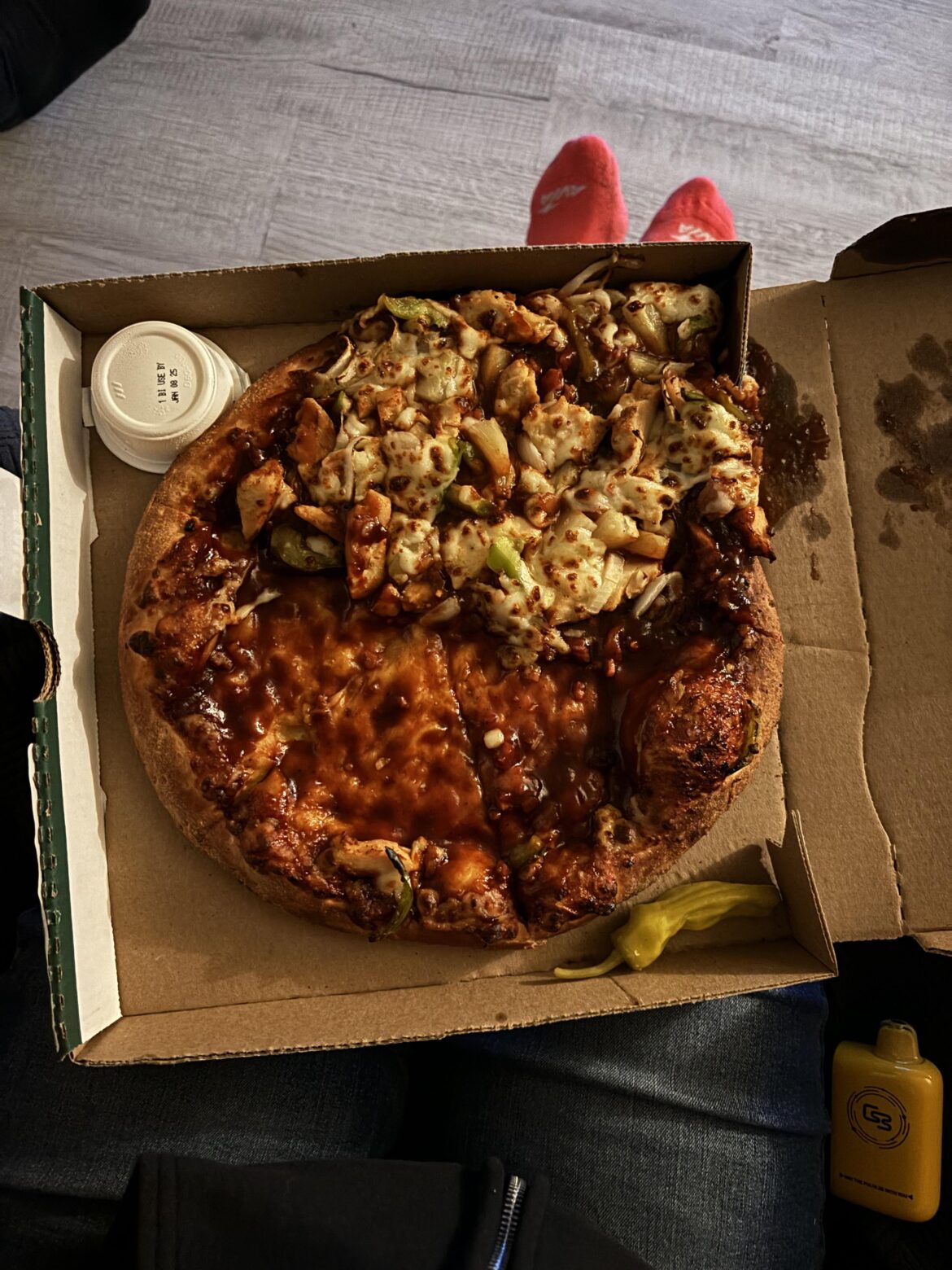 I’m so confused on how to upvote/downvote in this sub 😩 (included a pizza crime that happened to me because of attachment requirements)