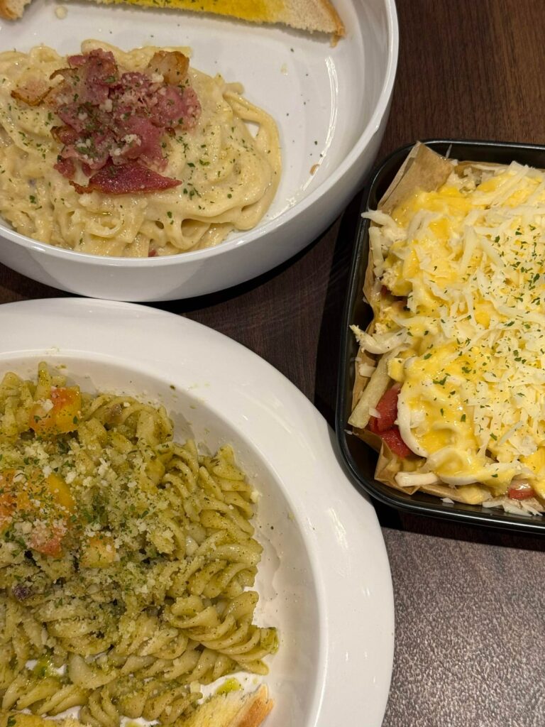 Cafe hopping! 🫶🏻