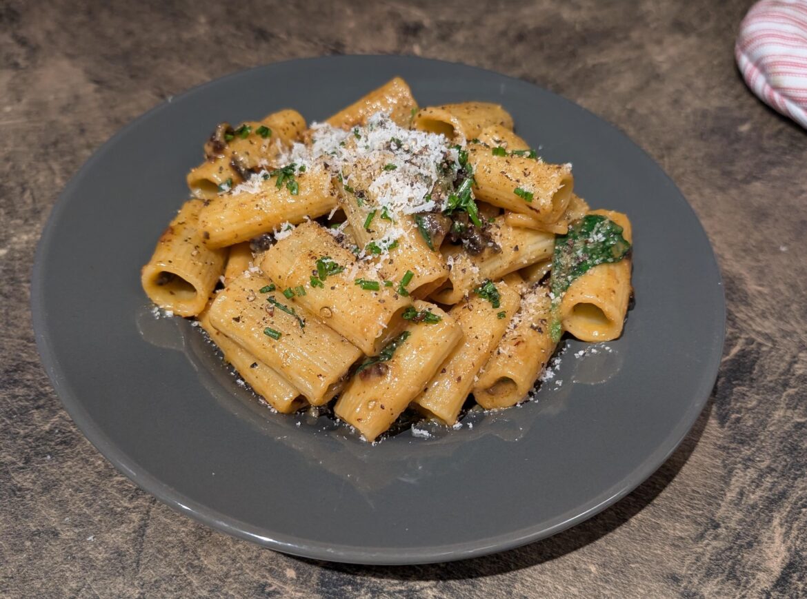 Carbonara with dried pork belly and sun dried tomatoes