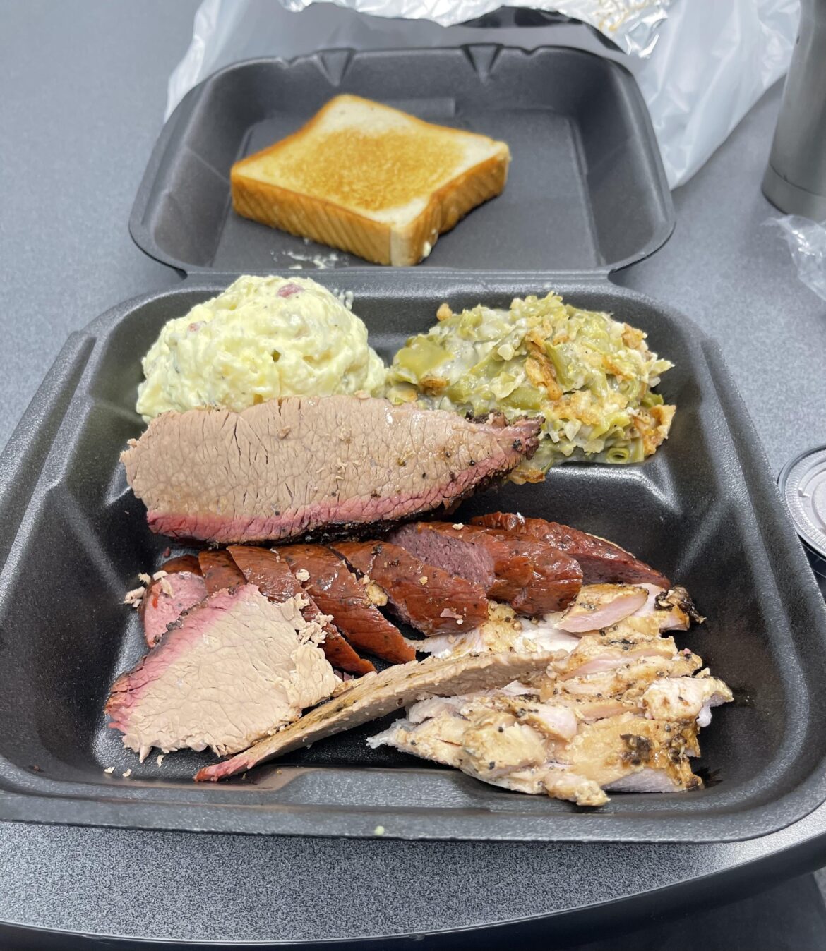 Poke-E-Jos is still a legendary fast casual BBQ joint that has reasonable wait times and hits the spot