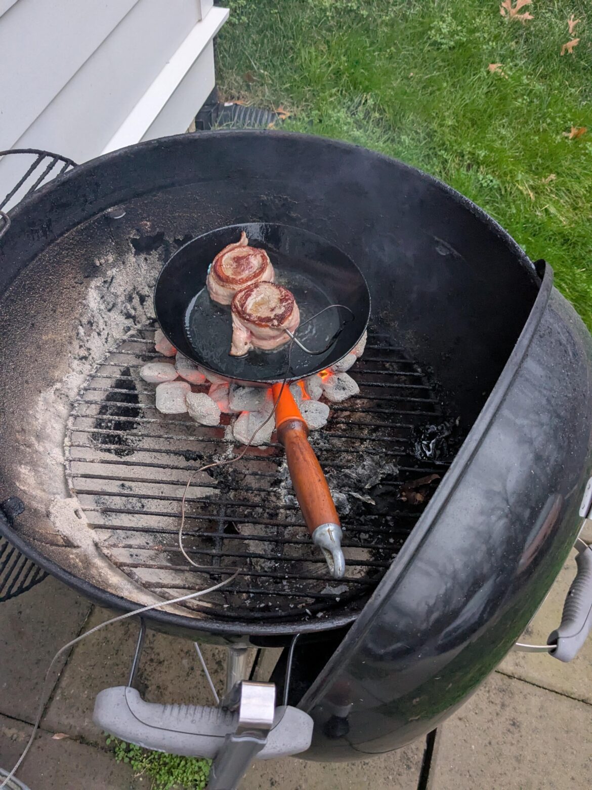 I love a cheap pan seared filet from Kroger and this setup saves my townhouse from smelling beefy for a week.