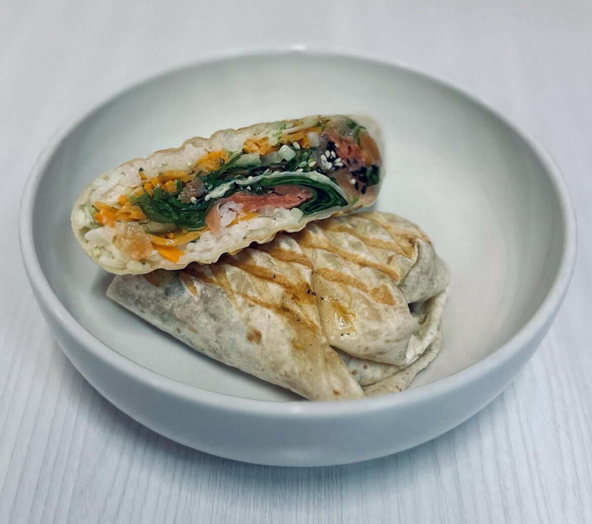 Salmon-Wakame wrap