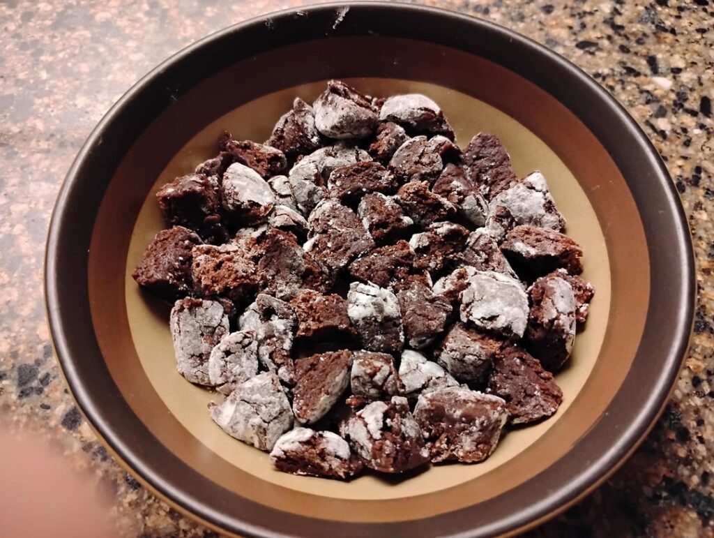 Slow‑Cooked Mixed Berry Sauce + Pudding Crinkle Cookies (8 hours of cozy kitchen alchemy)