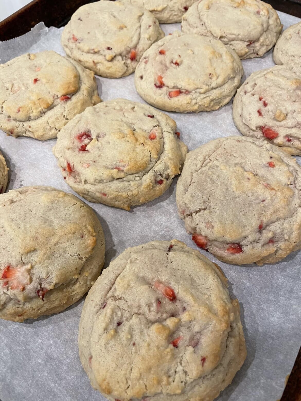 Strawberry cheesecake cookies fresh out of the oven smell sooooooo good!!!