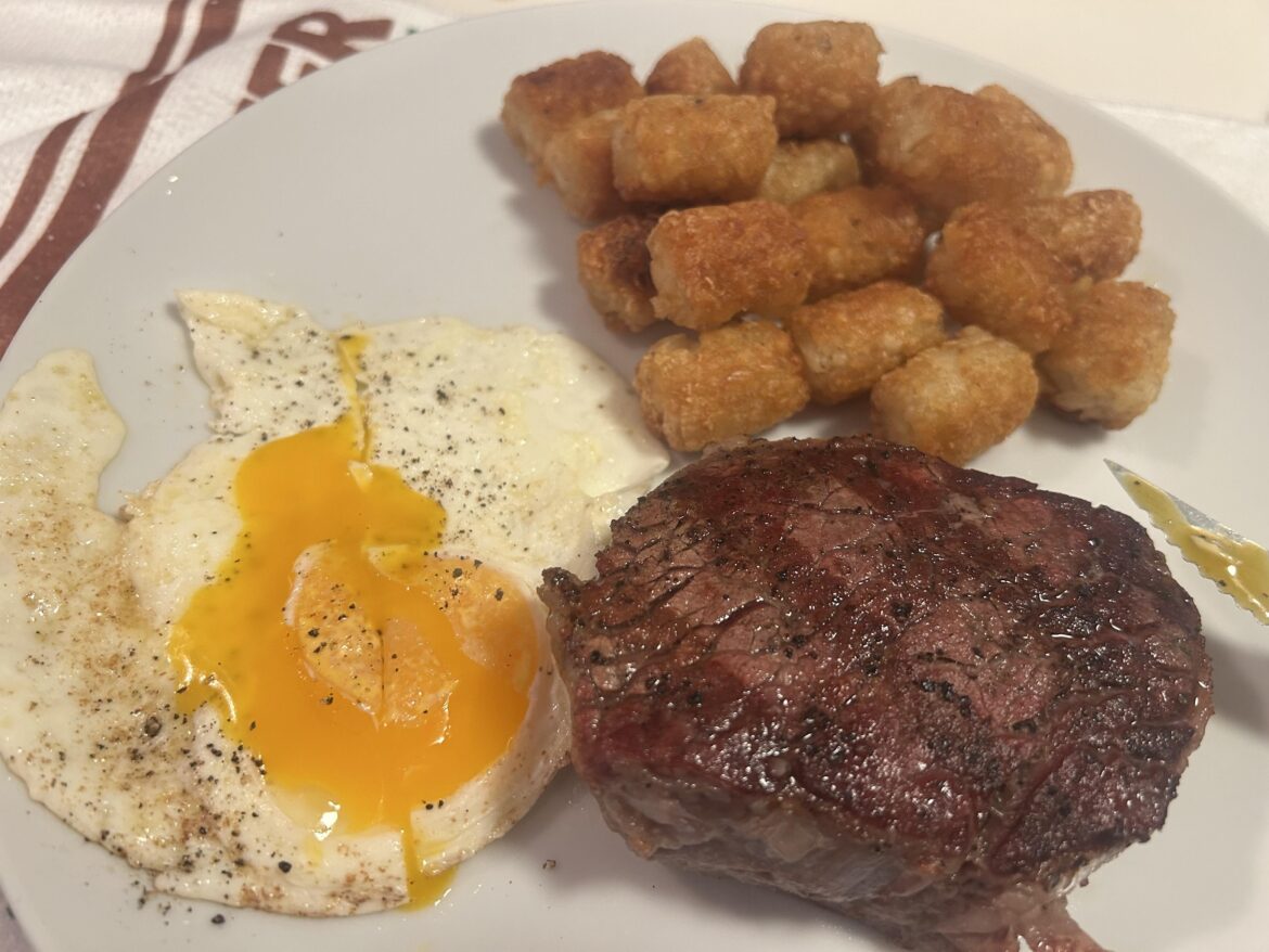 Steak and egg w tots