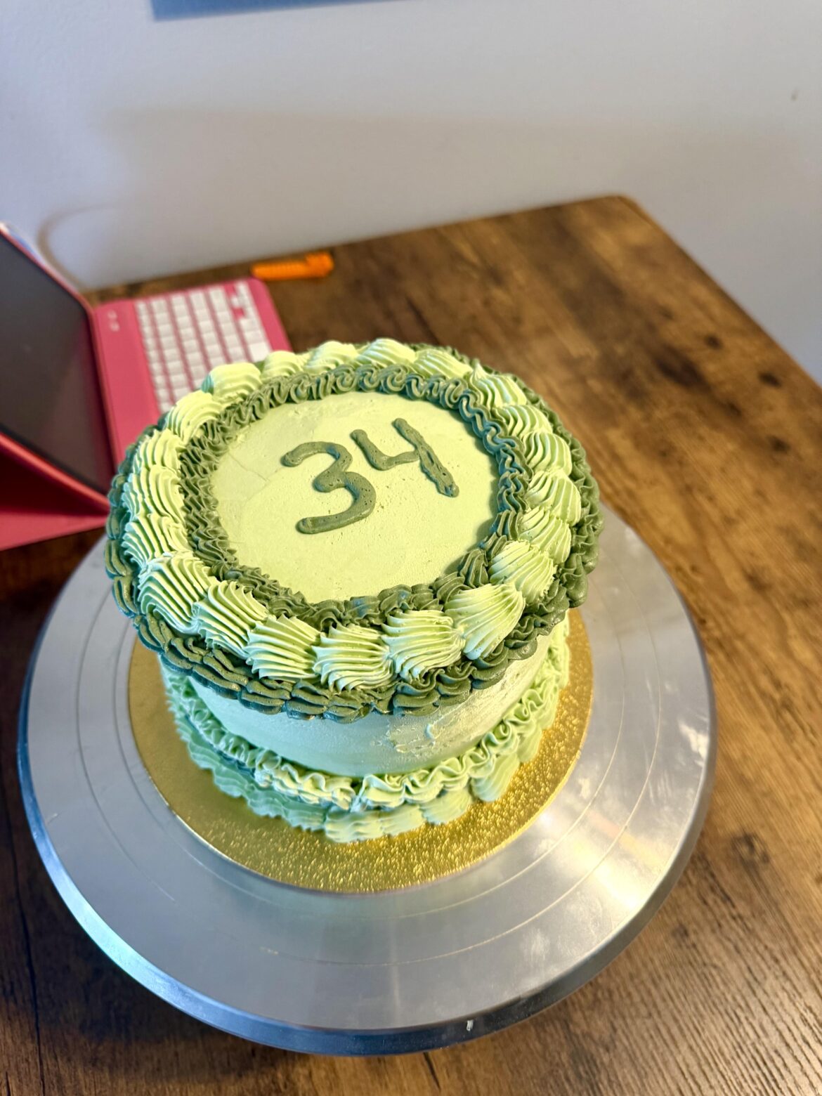 First solo attempt at a vintage cake.