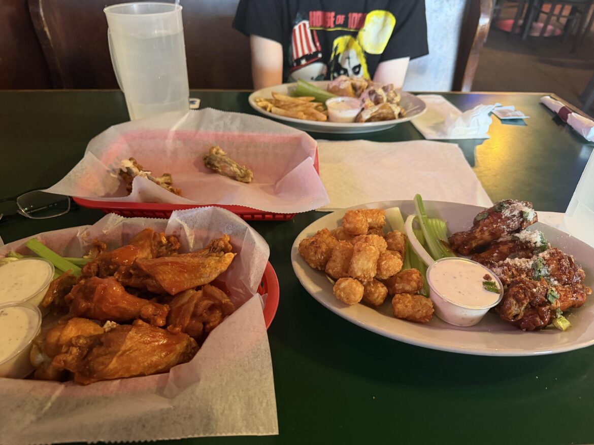 Had wings today! Best day ever! ٩( ᐛ )و