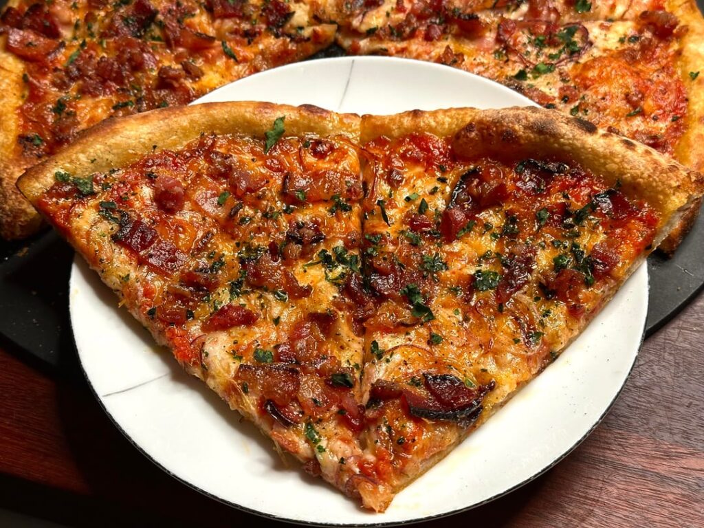 [Homemade] bacon and onion pizza