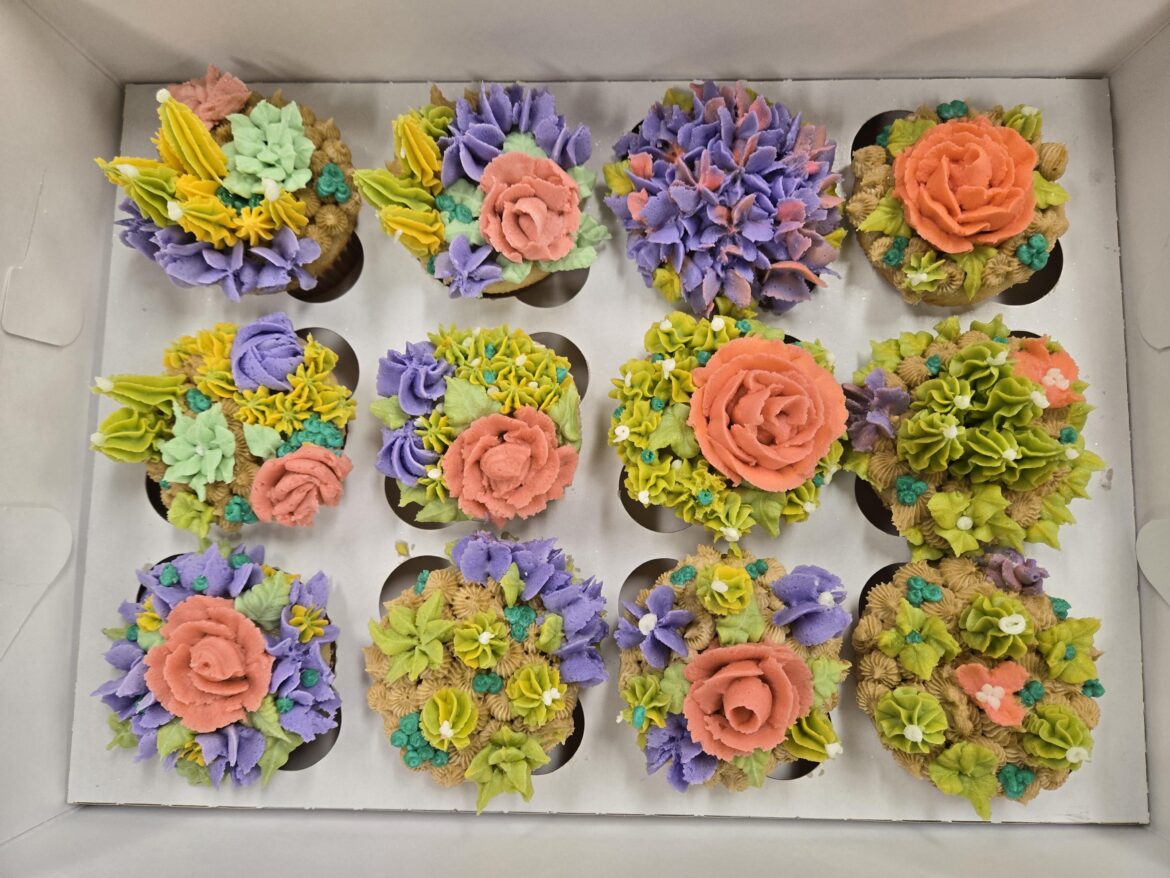 First attempt at succulent cupcakes (and learning some florals)