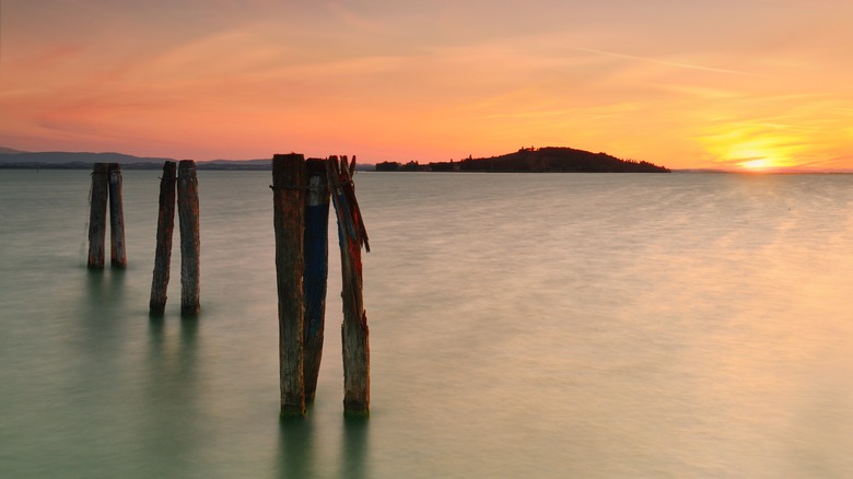 Sunset over Lake Trasimeno with a view of Isola Polvese