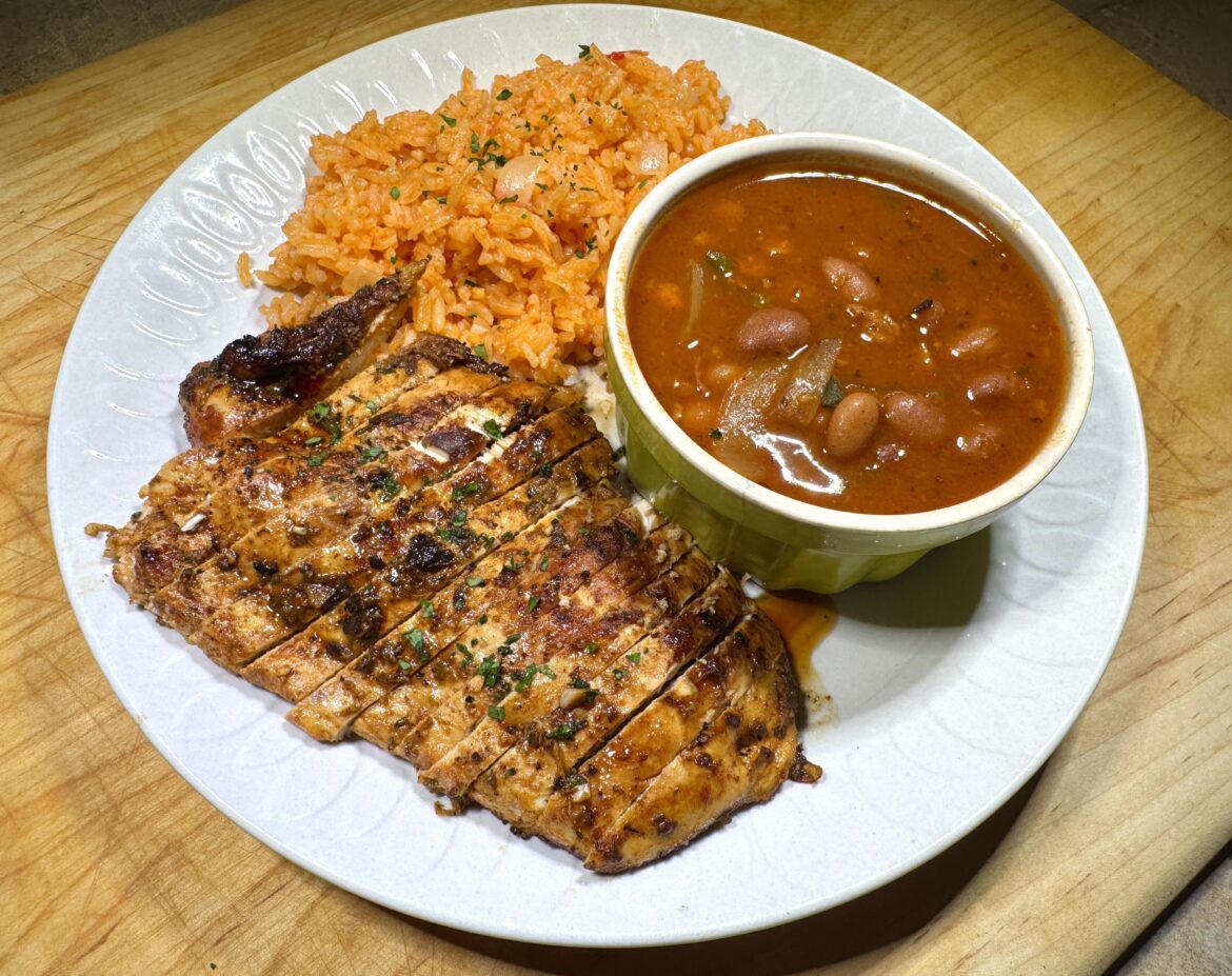 Made pollo asado, arroz, y frijolitos charros for dinner tonight.😋